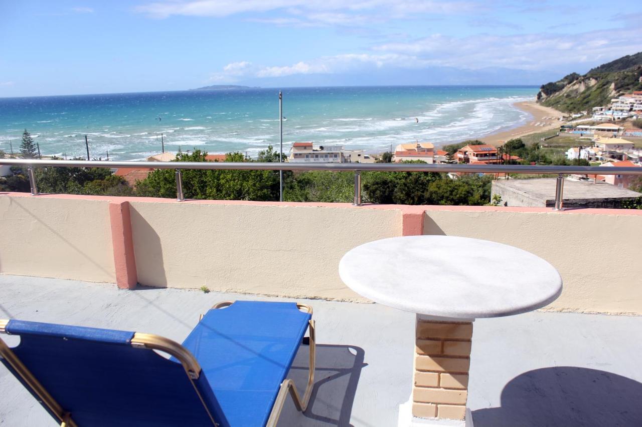 Case de vacanță Theos Agios Stefanos Avliotes (Corfu)
